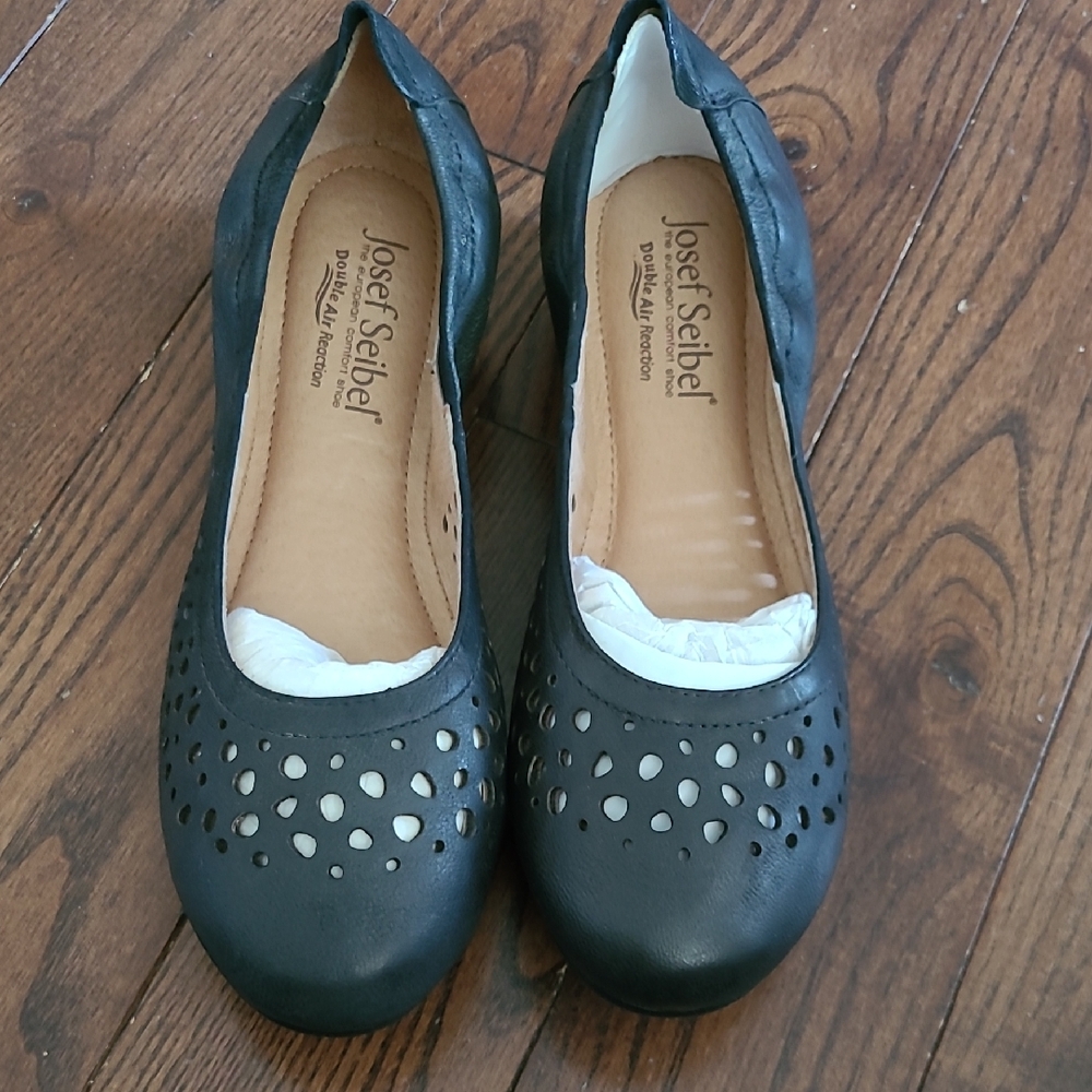 New Josef Seibel Pippa Black Leather Perforated Ballet size 36